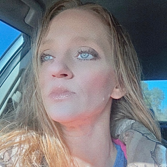 Meet your Posher, Lisa - Picture 1 of 1